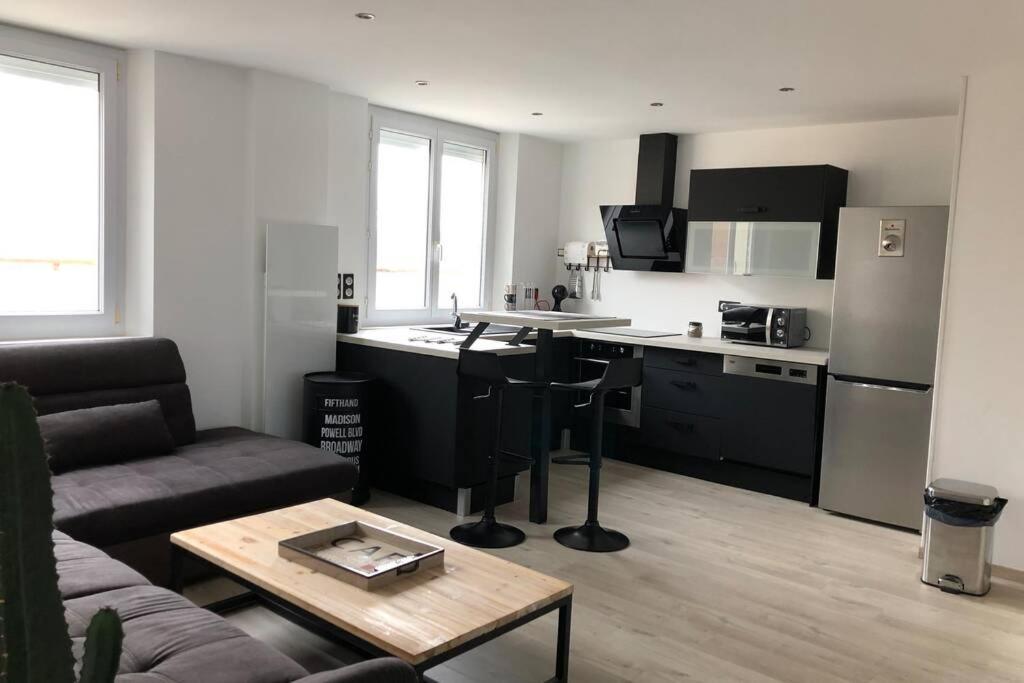 Moderne Avec Wifi Garage Et Proche Du Centre * Charleville-Mézières