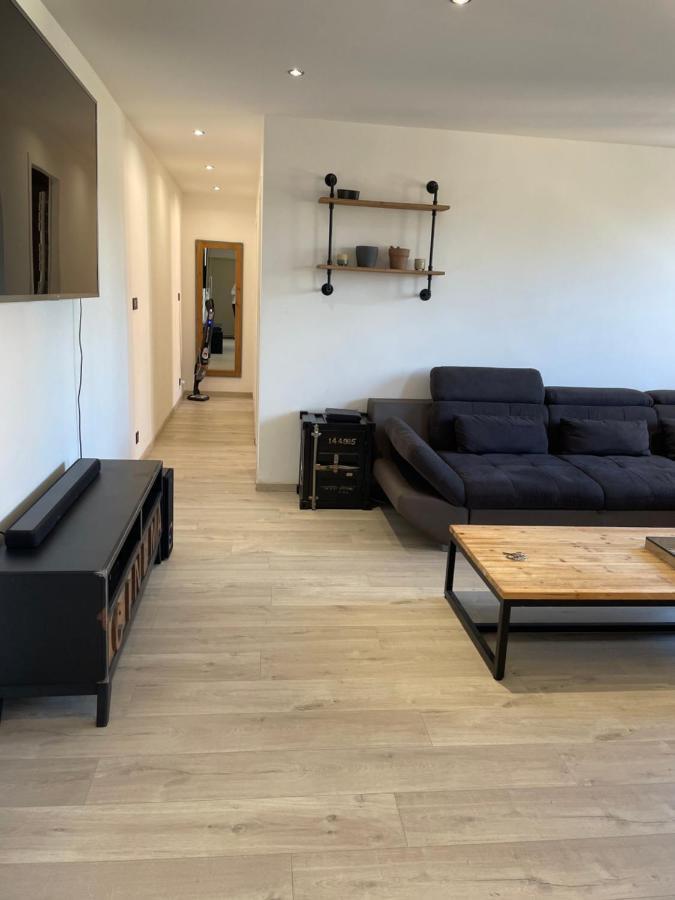 Moderne Avec Wifi Garage Et Proche Du Centre Apartment